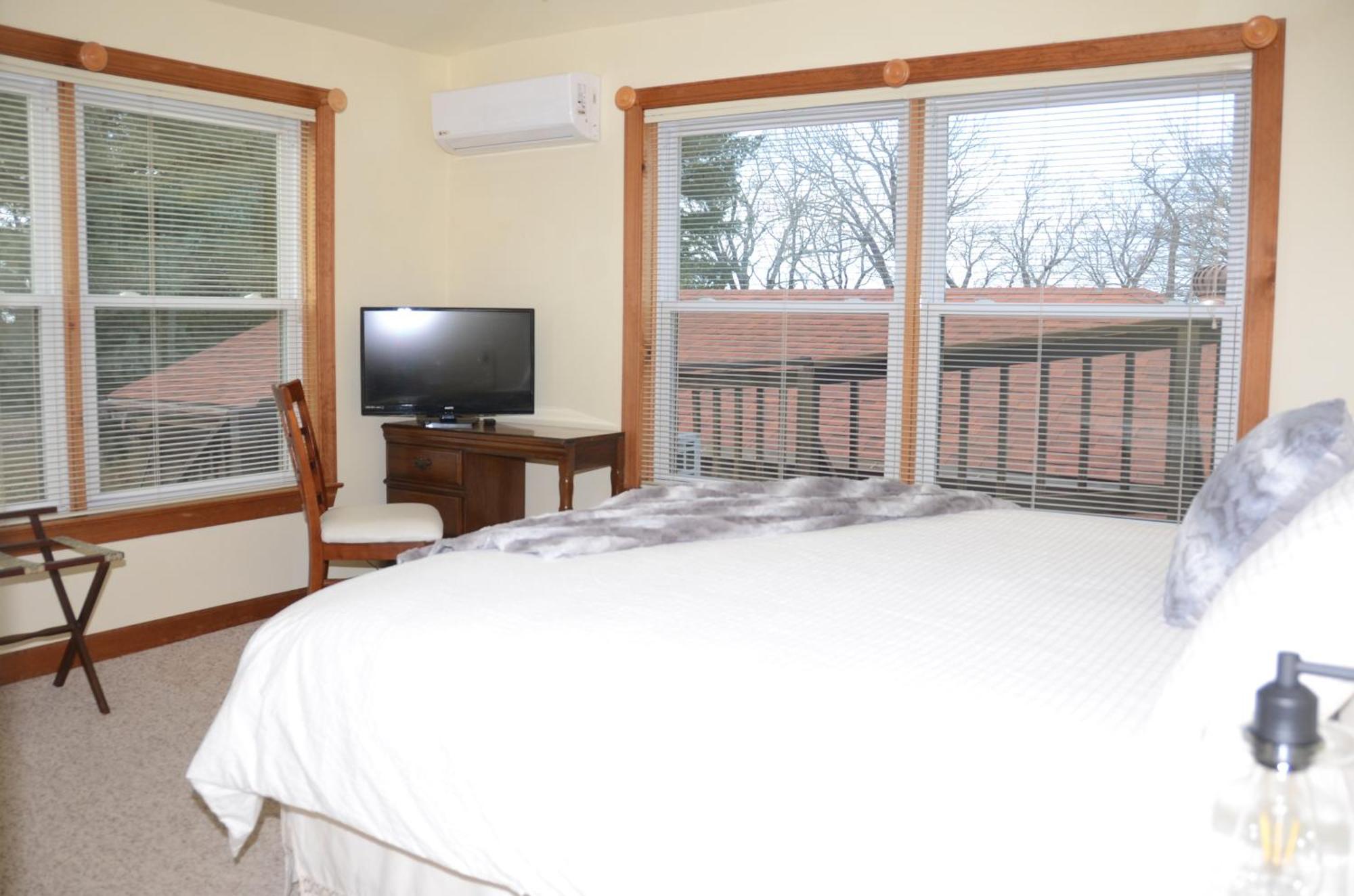 Bent Mountain Lodge ロアノーク エクステリア 写真